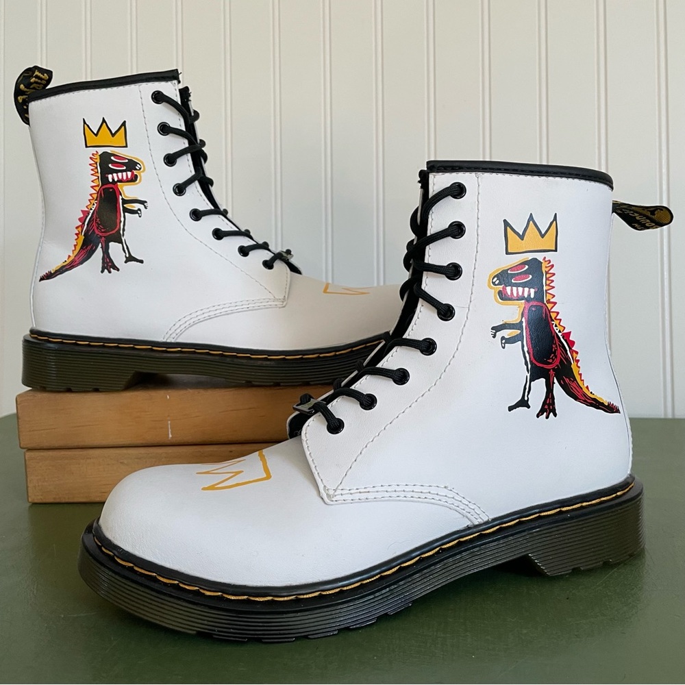 Dr Martens BASQUIAT LTD EDT #1460Y Boots in White Leather-Never worn!